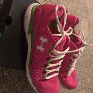 Under armour sneakers, pink, 7.5